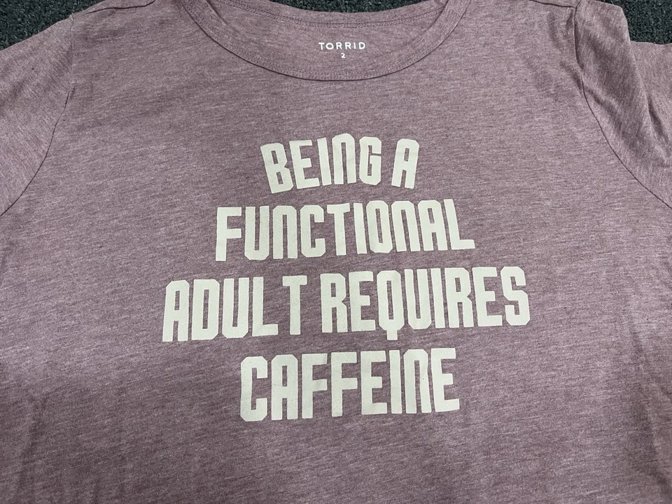 Camiseta roja Torrid "Ser un adulto funcional..." ajuste clásico de algodón talla 2 Foto 2 de 4