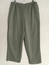 Alfred Dunner Capri Pant Women Size 16 Green Front Pockets Pull On Elastic Waist