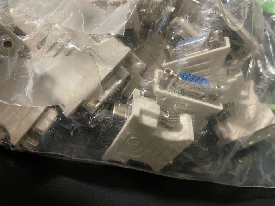 DVI-A To VGA adapters, Bulk Pack, Untested - Image 3 of 3