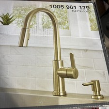 Glacier Bay Paulina Single-Handle Pull-Down Sprayer Kitchen Faucet - Gold