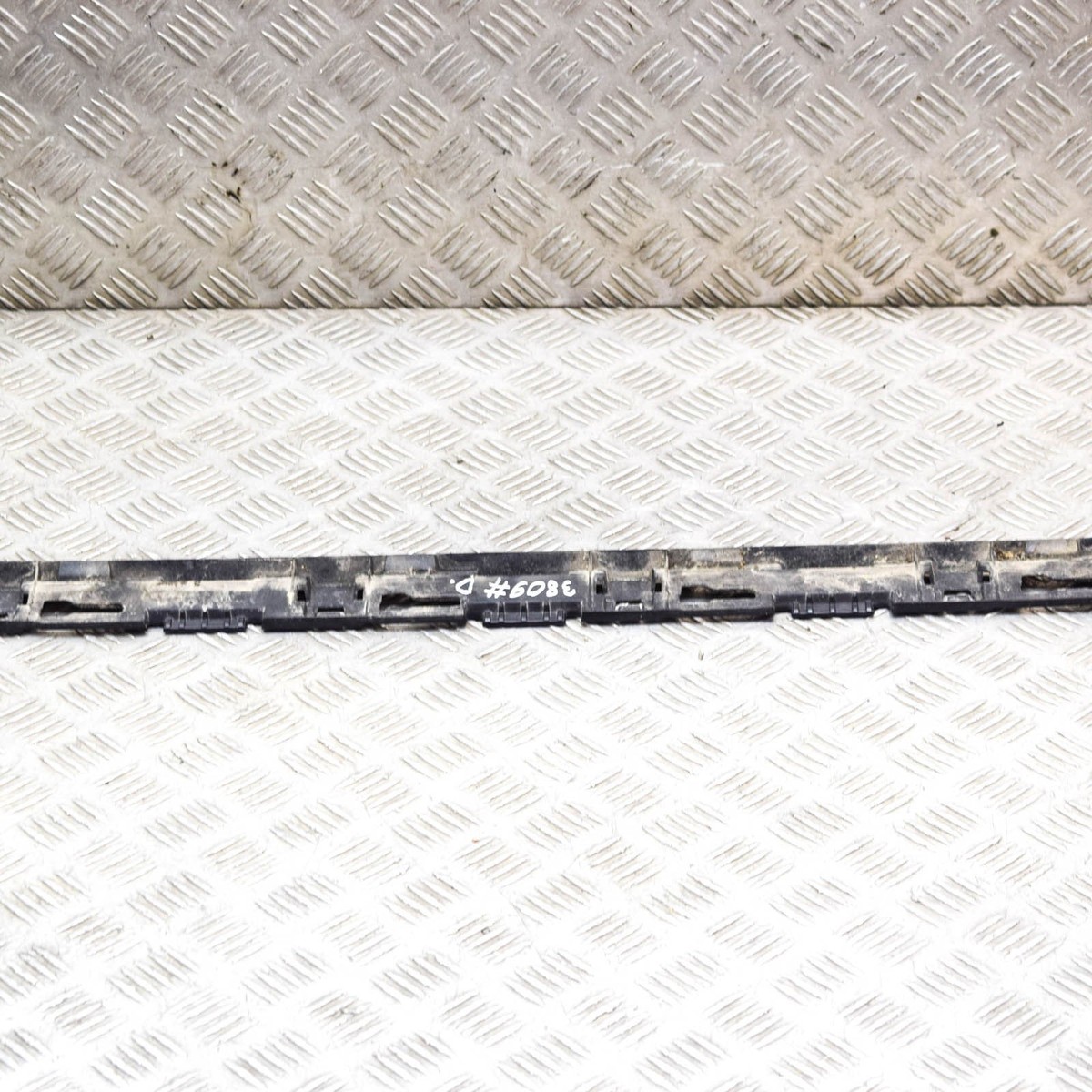 VOLKSWAGEN GOLF MK8 Sideskirt Right Bracket 5H0853494A 1.50 Petrol 
