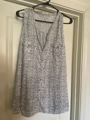 Maurices Sleeveless V-Neck Tank Top White with Blue Triangles Size 4