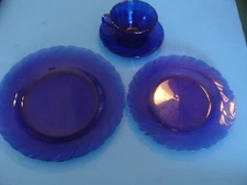 COBALT BLUE 4 PIECE SETTING DURALEX BORMIOLI ROCCO FRANCE