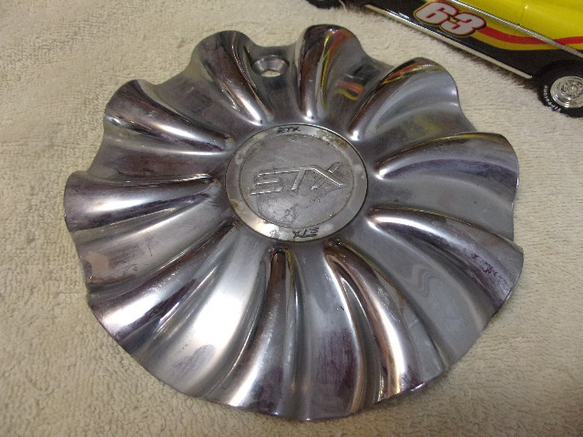 X1 ETX  Aftermarket Custom Wheels Chrome Center Cap Part# CAP-171770 ZNL USED