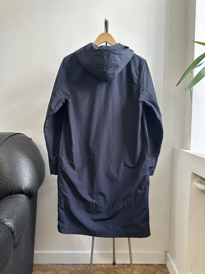 Chaqueta Our Legacy Cloud Parka Azul Marino Hecha en Portugal Foto 3 de 4