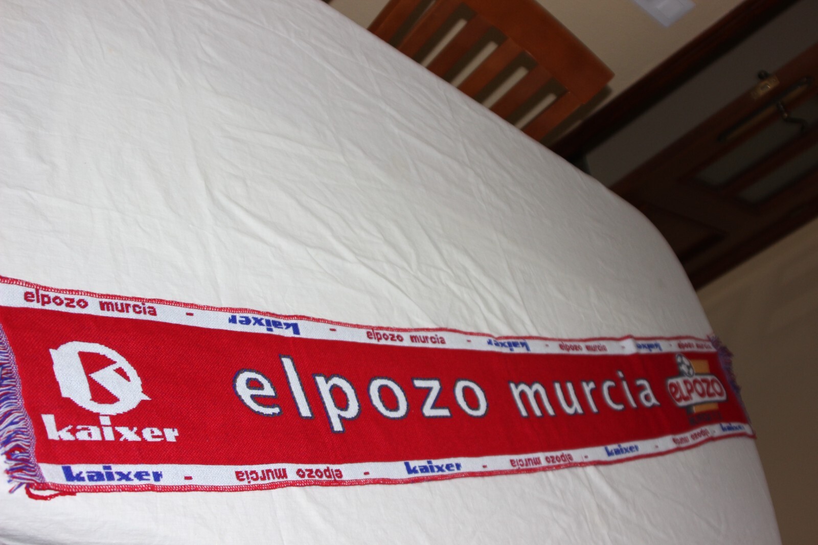 BUFANDA DE FUTBOL DEL AÑO 2007 DEL EQUIPO DE FUTBOL SALA EL POZO MURCIA KAIXER