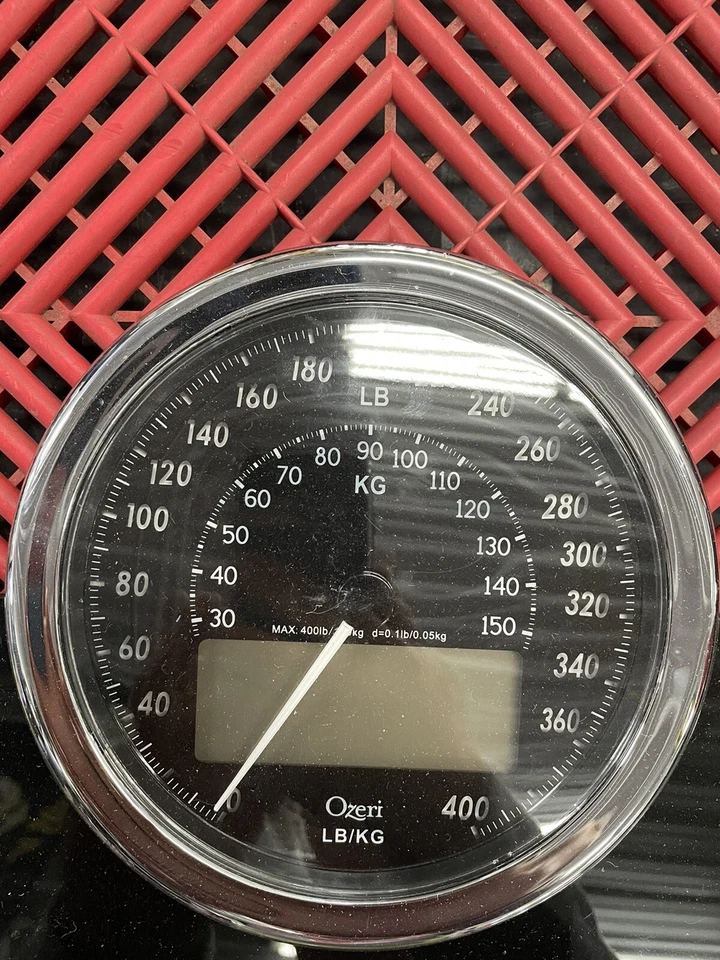 Ozeri ZB19 400lb. Capacity Minimal wear. 3 AAA Batteries NOT included - Image 3 of 3