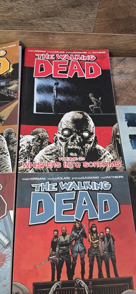 Walking Dead Image Comic Lot Volumes 1 & 22-24 Graphic Novel + Land of The Dead - Image 4 of 4