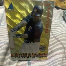 1994 Pinnacle The Naturals Insert Tony Gwynn #12 San Diego Padres MLB Baseball