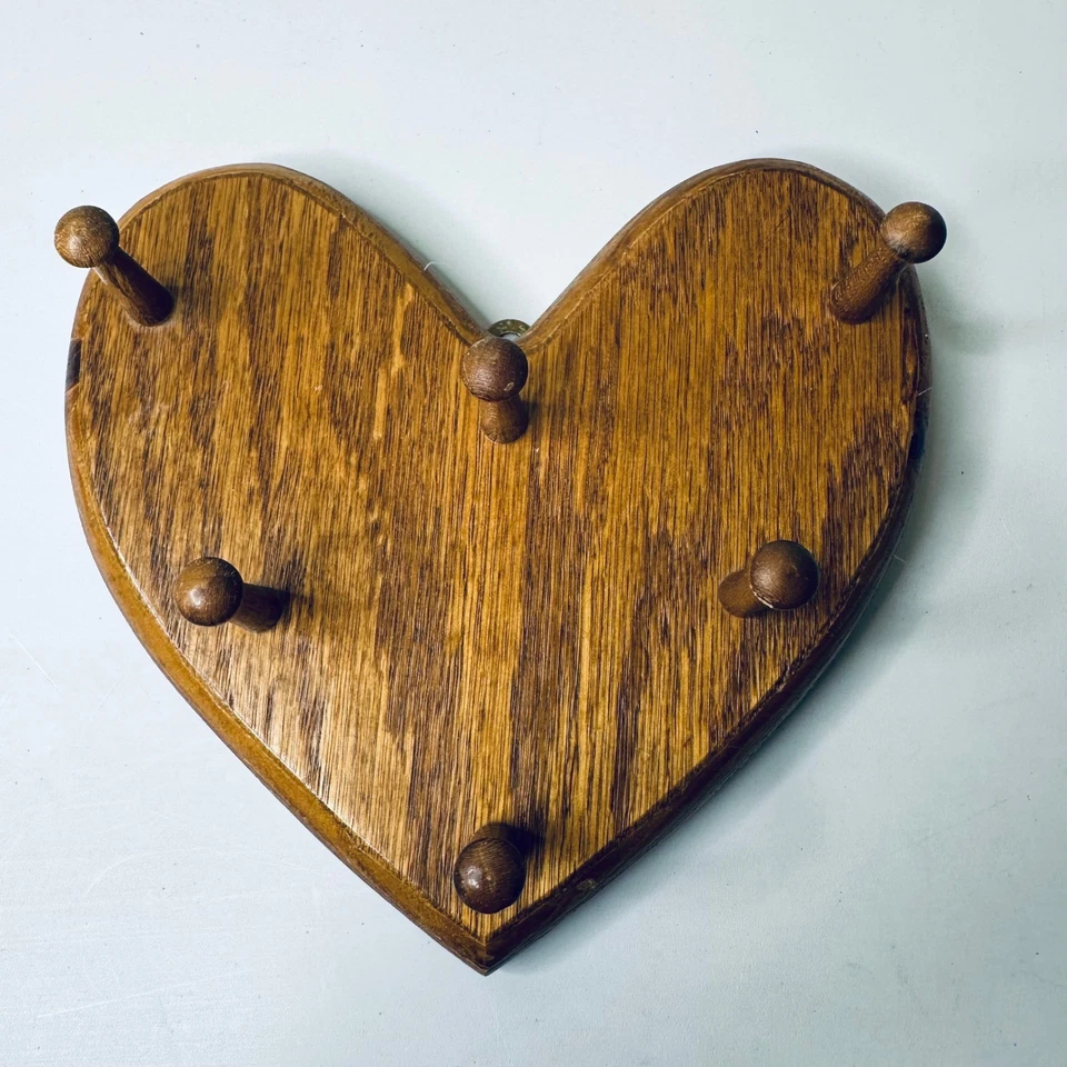 Vintage Wooden Heart Key Holder Wall Decor Rack with 6 Pegs Country Chic - Image 2 of 4