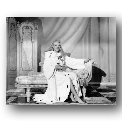 Betty Grable Photo 8x10 Pin-Up Actress Portrait-19