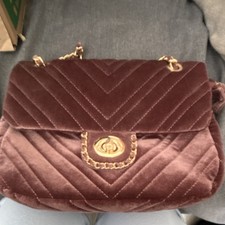 Schultertasche Samt gesteppt Bordeaux gold Ke...