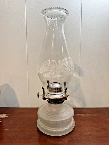 Vtg Hurricane Oil Lamp Etched American Eagle Kerosene 12” Height Glass Chimney