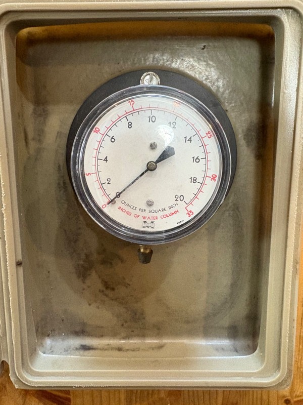Rego Ounces Per Square Inch 0-20 H2O 0-35 Vintage HardCase Gas Gauge (only)