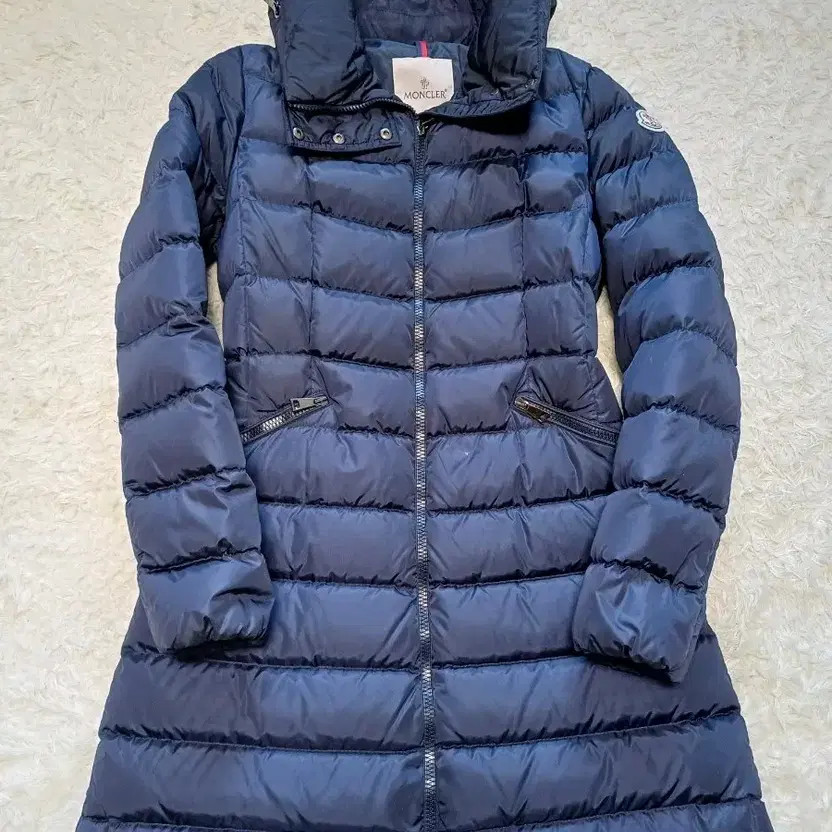 Moncler Phlamette Women's 44 Down Puffer, Excellent Condition thumbnail 5