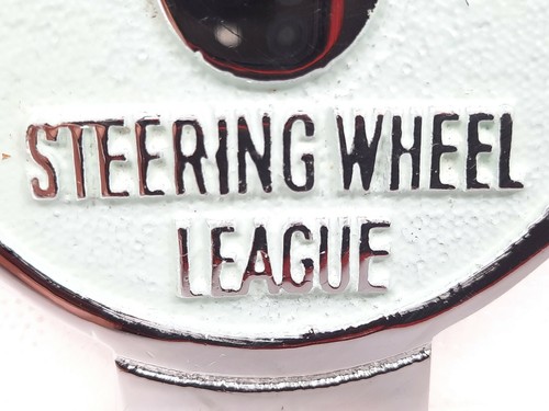 VINTAGE "TODAY STEERING WHEEL LEAGUE" CHROME ENAMEL CAR CLUB BADGE MEMBER M 904 - Picture 3 of 9