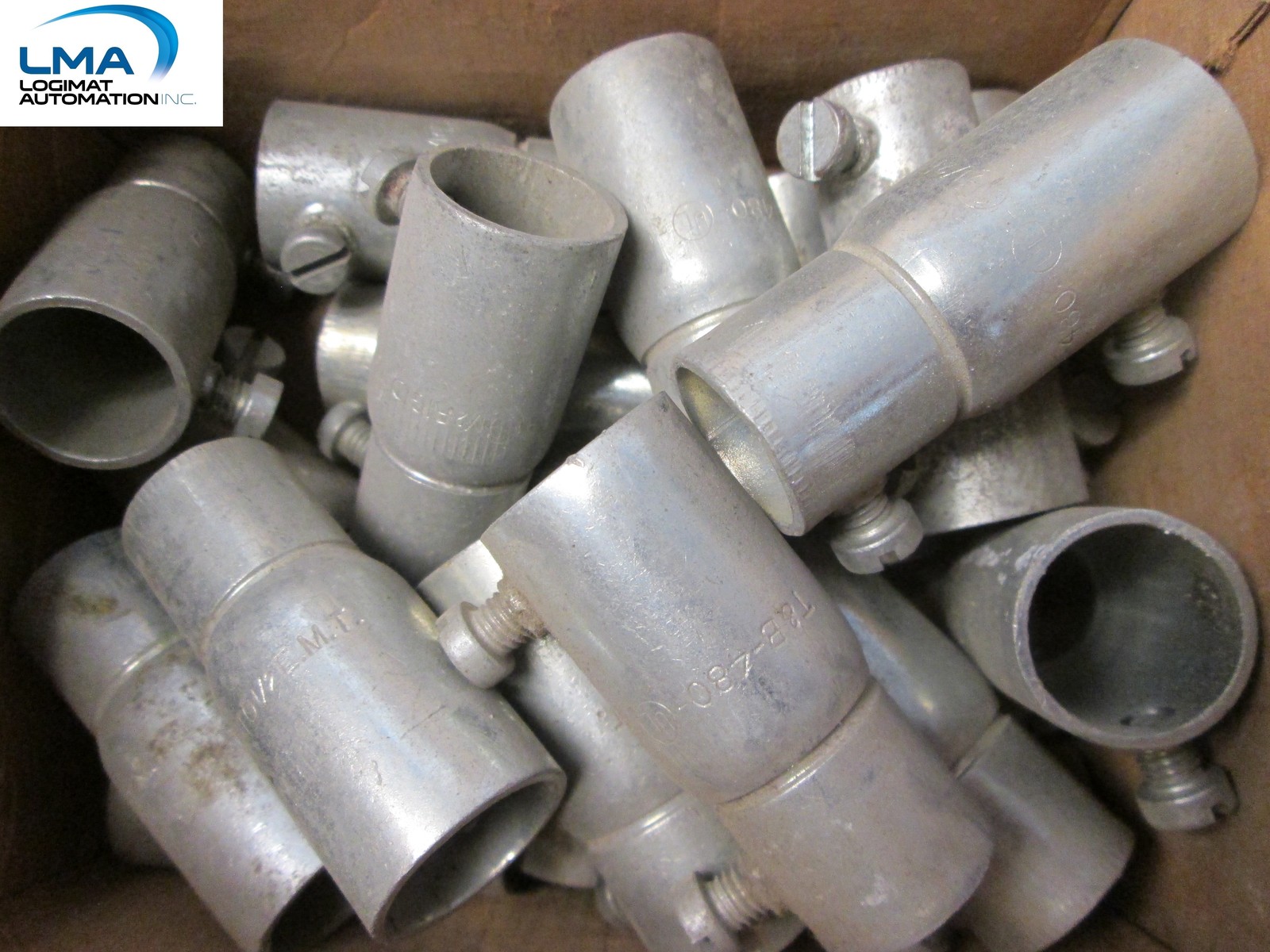 25 x THOMAS & BETTS 1/2" SET SCREW COMBINATION COUPLINGS CAT. 480 FOR