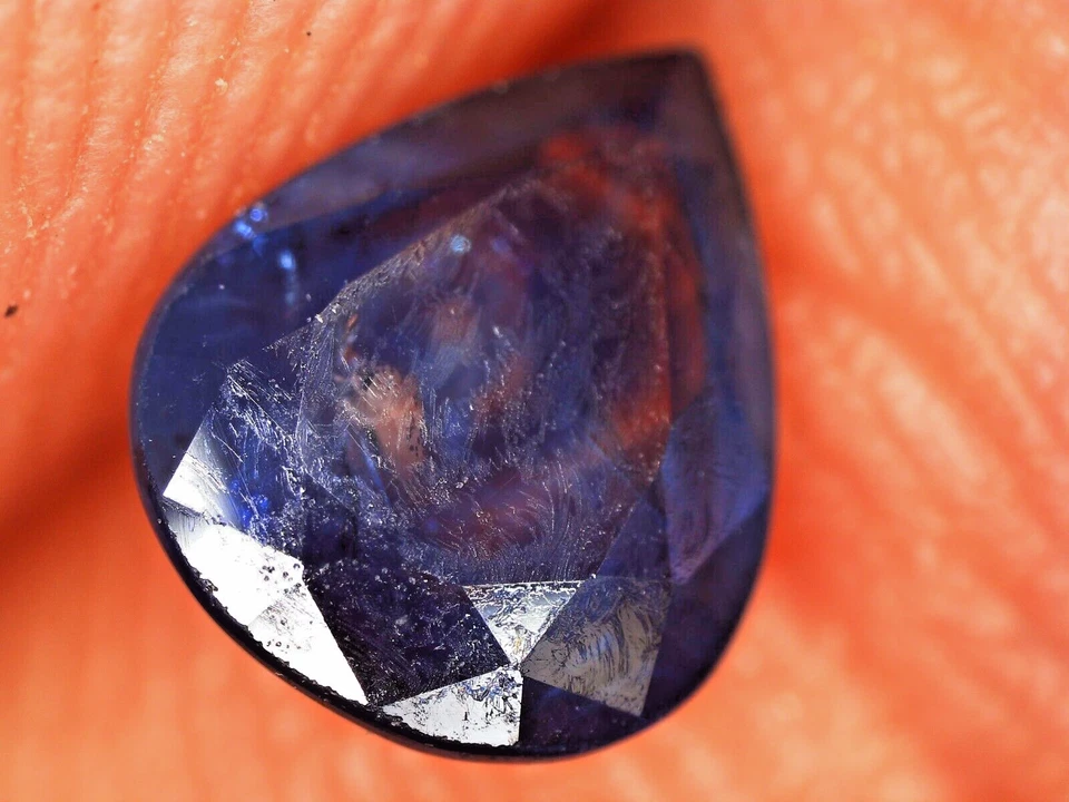 Un Zafiro faceteado de @ 0.50 cts TALLA PERA - COLOMBIA - Imagen 2 de 4