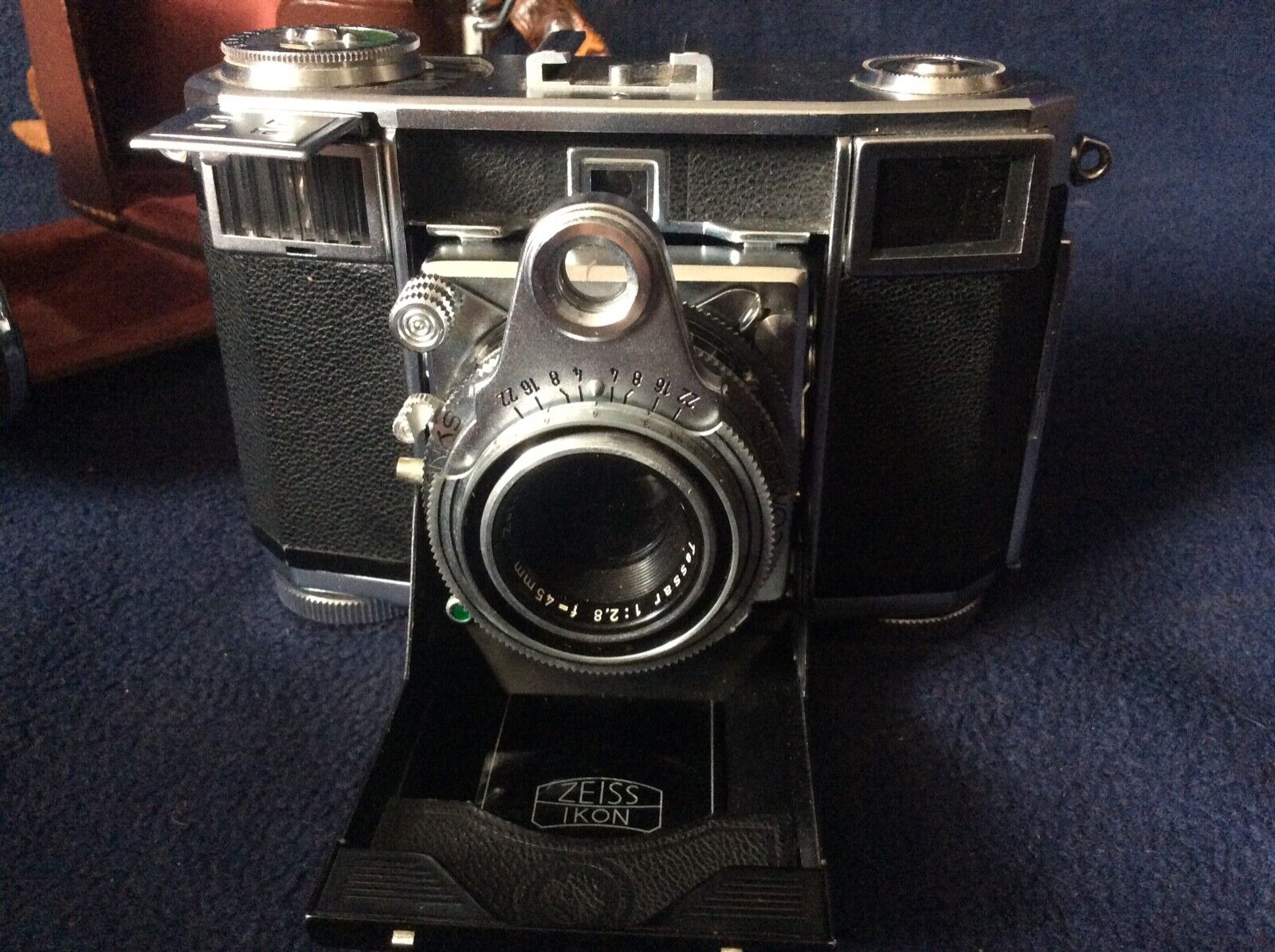 ZEISS IKON CONTESSA Camera  Tessar 1: 2.8  mm with