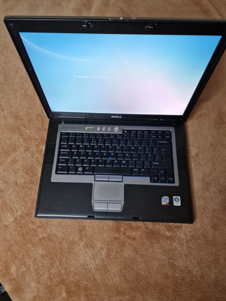 Dell Latitude D830 Laptop IC2D 2GHz 15.4" 120gb HDD 2gb Ram Power On Tested Only - Image 2 of 4