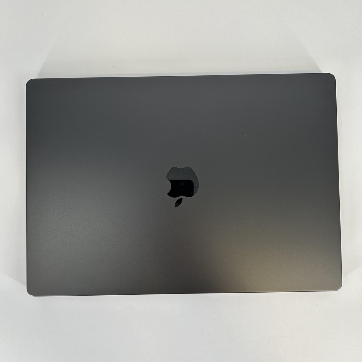 MacBook Pro 16 Nov 2023 M3 Max 16-Core CPU 40-Core GPU 48GB 1TB