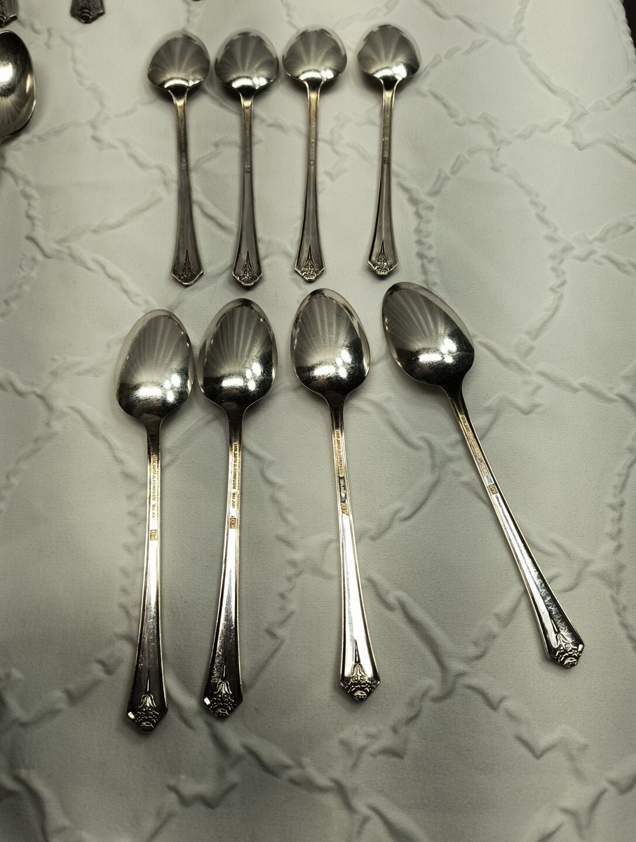 Holmes & Edwards Inlaid IS Silver Plate Spring Garden Flatware Set