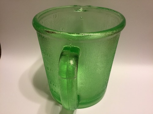 HAZEL ATLAS 4 Cups (1 Qt) Measuring Cup Green Uranium Glass w/ A&J Hand Mixer - Picture 13 of 19