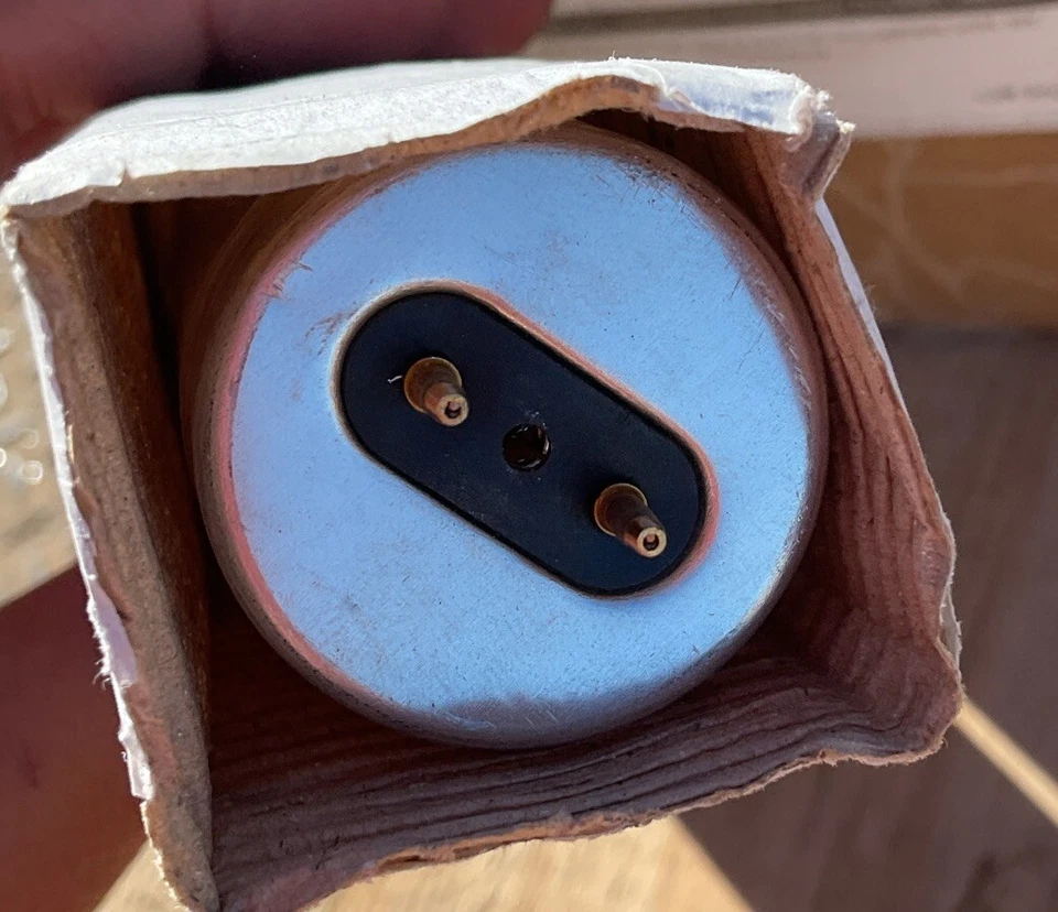 New Box Of 30 Prolume Fluorescent Lamp Bulbs F20T12DL 20W T12 6500K CRI 74 9235 - Image 3 of 3