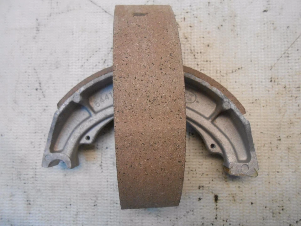 ZAPATAS FRENO EMGO SUZUKI 92-41007 BUJE RUEDA TRASERA GT750 RE5 GS750 64410-31000 NOS Foto 4 de 4