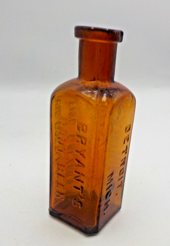 Antique Bottle Amber Bryants Root Beer Detroit Michigan Excellent