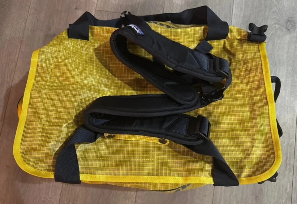 NEU Patagonia Black Hole Duffel 40l Shine Yellow Rucksack Handgepäck - Bild 4 von 4