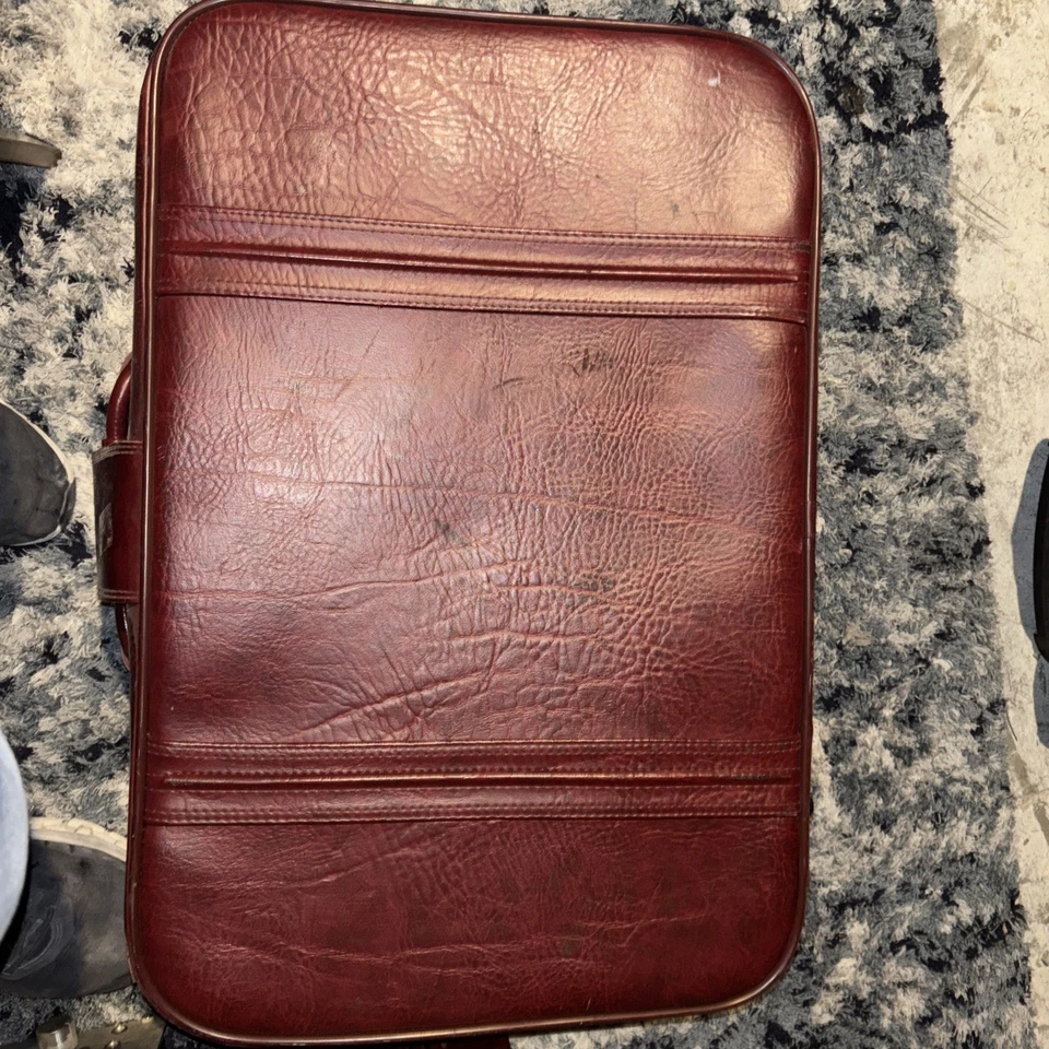 Vintage Classic World Traveler Red Burgundy Carry On Suitcase Luggage - Image 3 of 4