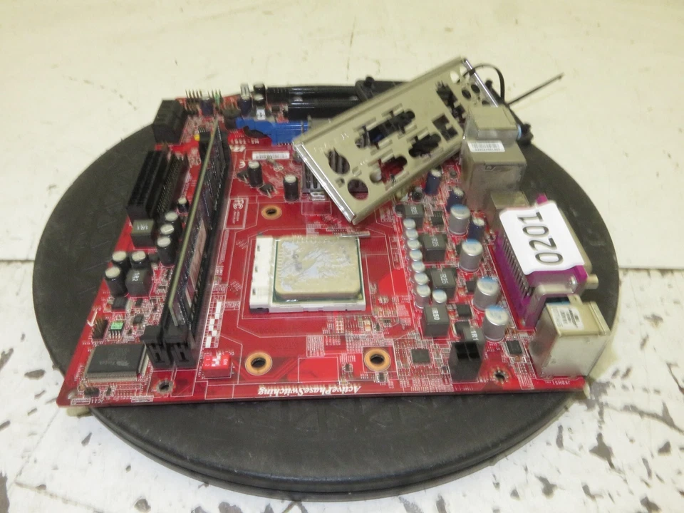 MSI GF-615M-P33 MS-7597 Motherboard w/ AMD Athlon 2 x2 240 2.8GHz 4GB Ram - Image 4 of 4