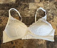 VINTAGE MAIDENFORM WHITE BRA MEDIUM. WHITE