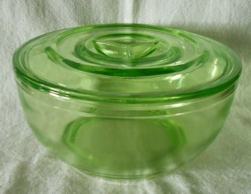 Jeannette Green Glass 7" Refrigerator / Leftovers / Serving Bowl w / Lid