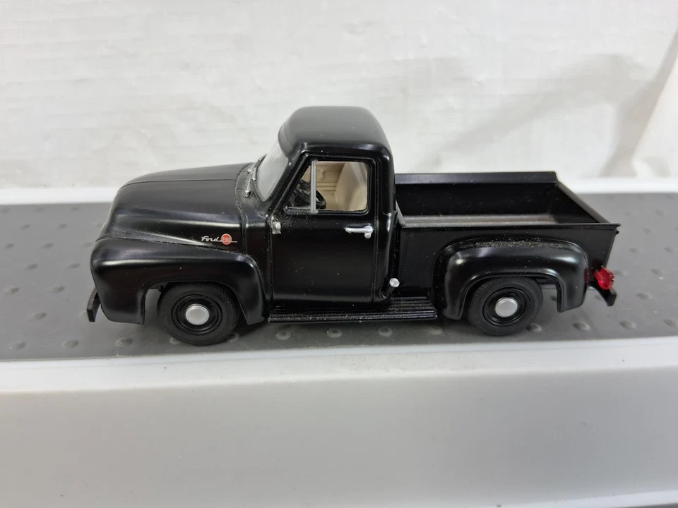 Ford F-100 1955 camioneta Buffalo Road Imports negra fundida a presión 1:50 Foto 2 de 4