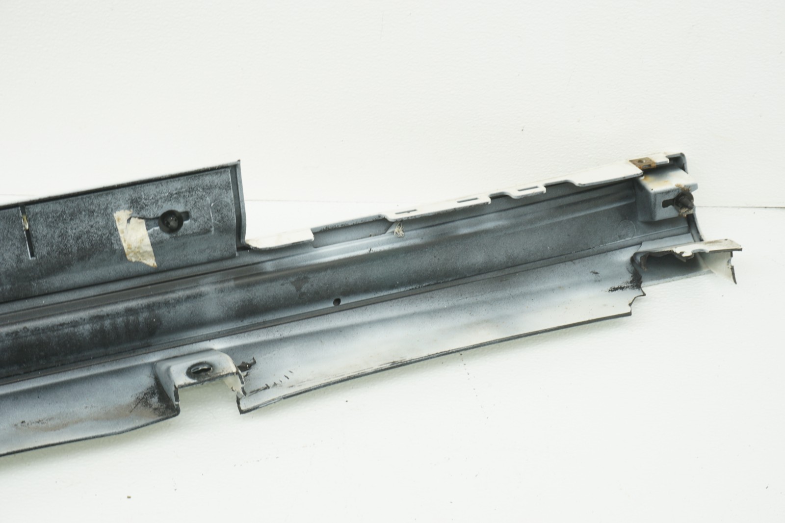 2014-2020 MASERATI GHIBLI M157 OEM LEFT  ROCKER PANEL SIDE SKIRT (DEFECT)