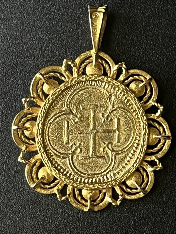 Spanish 2 Escudos REPLICA Coin Pendant VTG Gold Tone