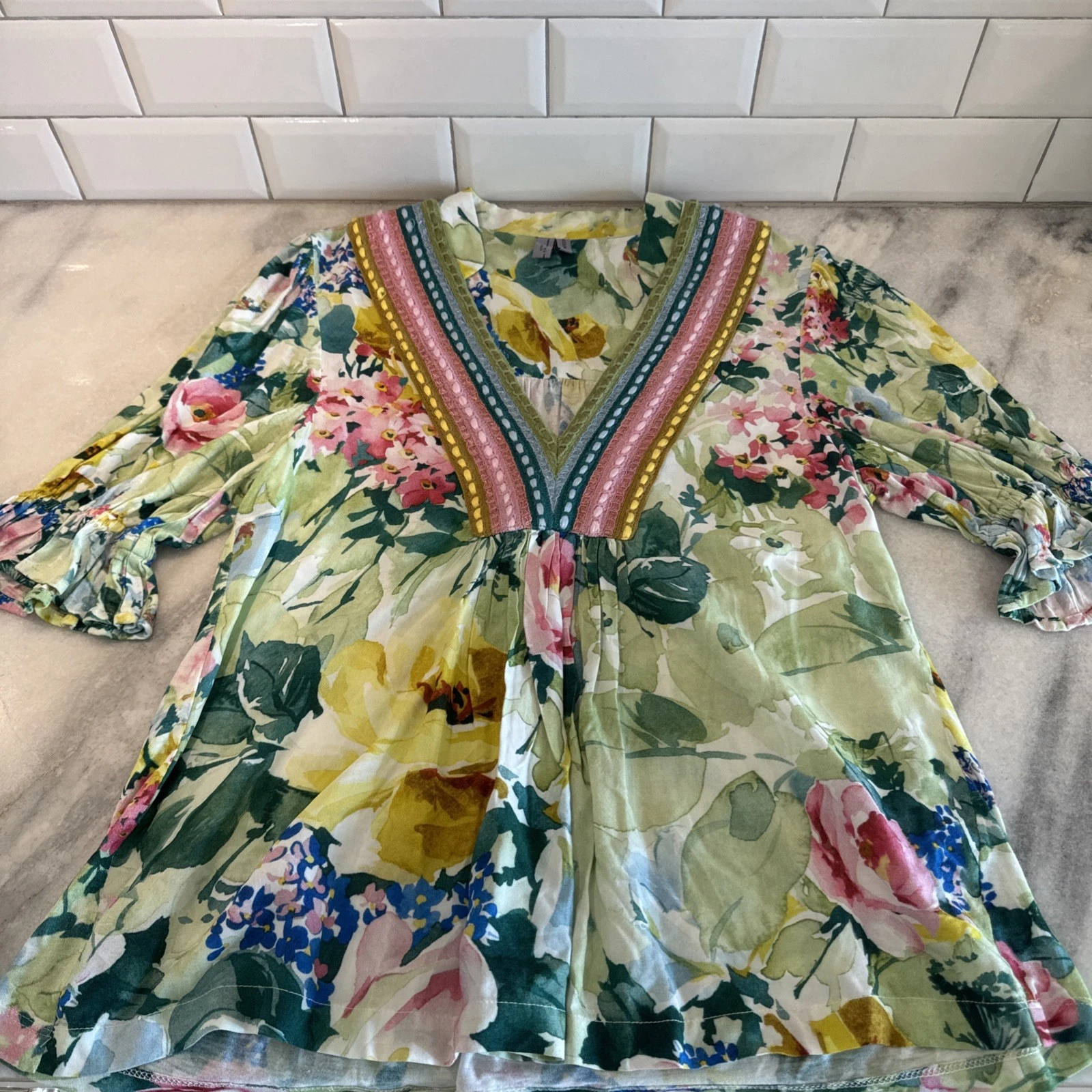 Bl^nk London Anthropologie STEPHANIE Green Floral V-Neck Top Size Medium