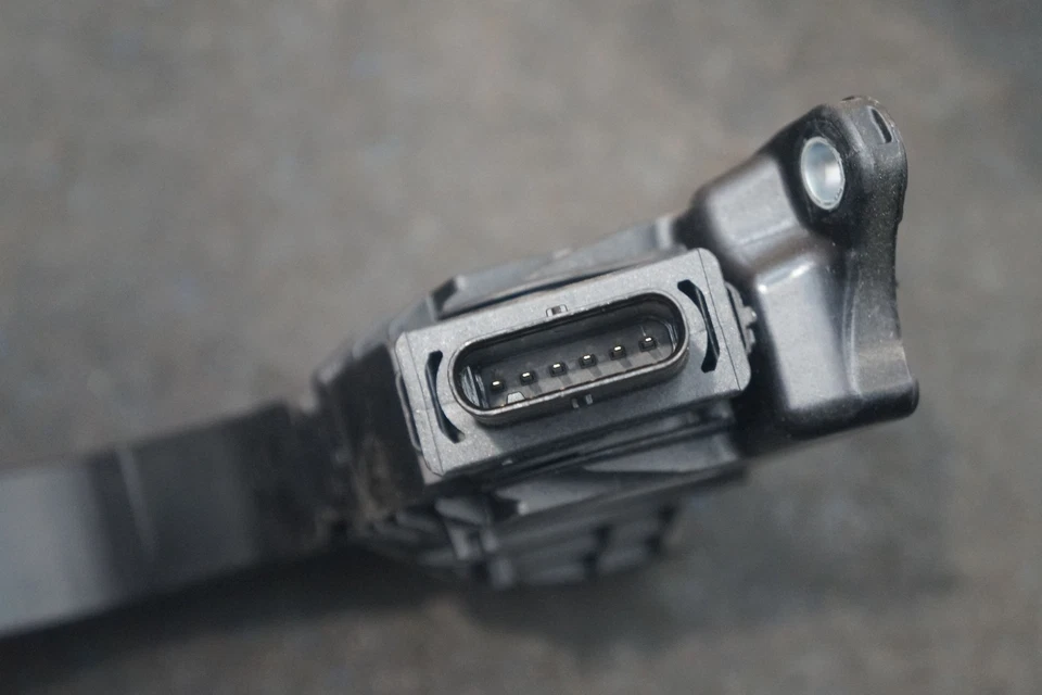 Sensor de viaje del acelerador del acelerador del pedal de gasolina 8W1723523A OEM Audi S5 2019 Foto 3 de 4