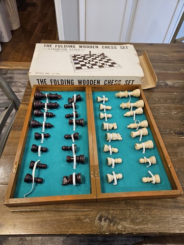 VINTAGE Staunton Style Folding Wooden Chess Set Made in Taiwan King 3.75"