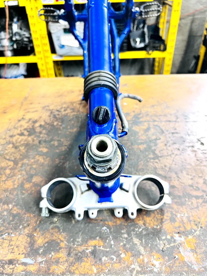 Cuadro Yamaha YZ426F 2002 YZ426F triple árbol Yamaha YZ426F submarco trasero Foto 4 de 4