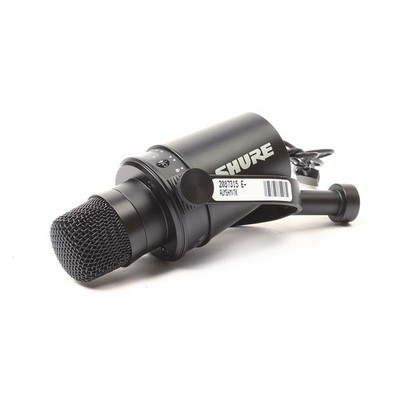 Shure MV7 Dynamic Unidirectional Dual XLR/USB Podcasting Microphone - SKU2087315