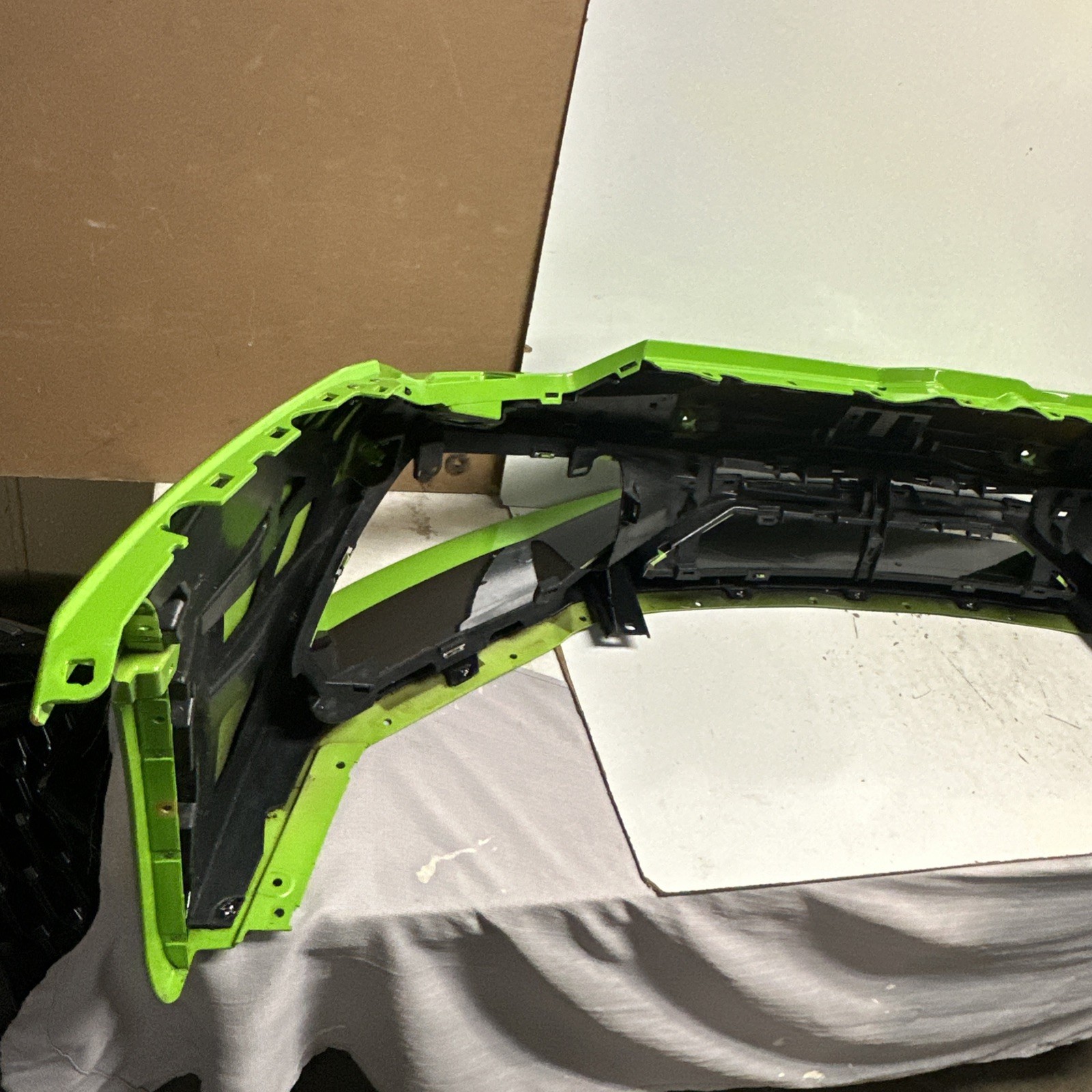2015-2016 LAMBORGHINI HURACAN LP 610-4 FRONT BUMPER COVER 400807437 OEM