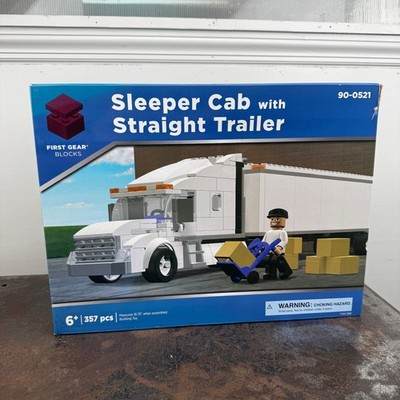 FIRST GEAR Blocks - Sleeper Cab with Straight Trailer - 357 Piece Building Set