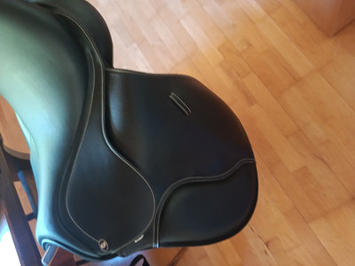 Waldhausen Dressursattel Reitsattel aus Leder in Schwarz   Sattel