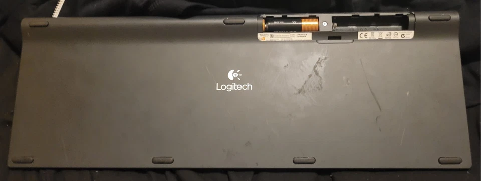 Беспроводная многофункциональная клавиатура LOGITECH TK820 со встроенной сенсорной панелью + приемником - Изображение 2 из 2