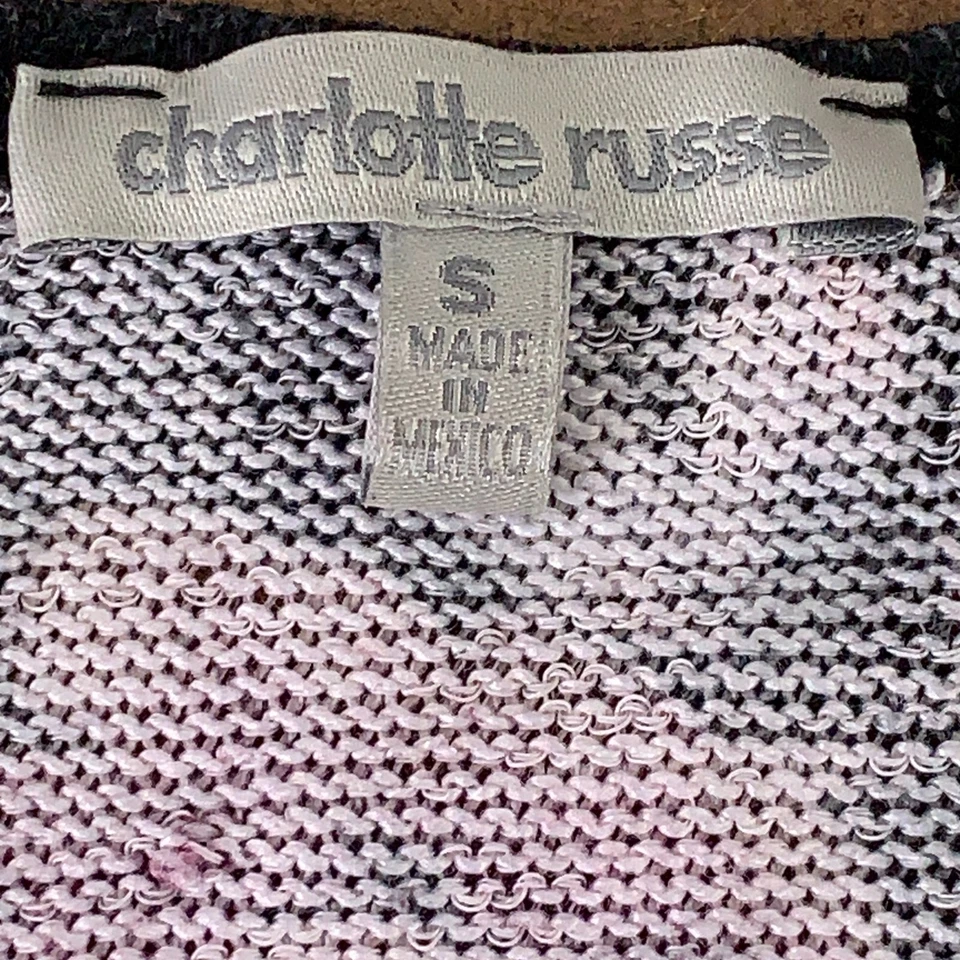 Cárdigan largo Charlotte Russe para mujer talla pequeña negro rosa floral frente abierto Foto 2 de 4