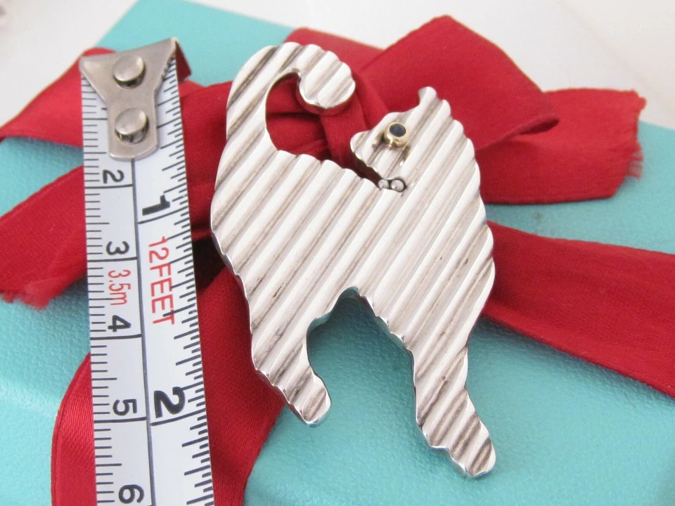 蒂芙尼 18K 金猫小猫肉蓝宝石眼胸针 — 第 3/4 张图片