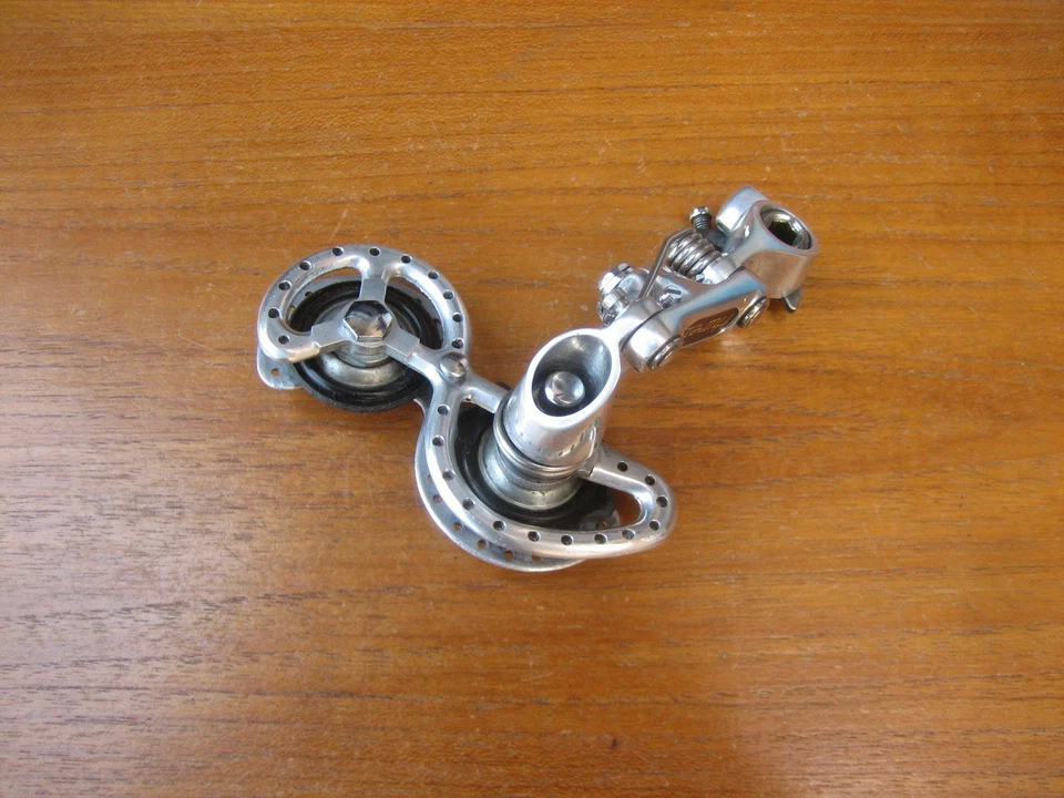 Schönes Huret Jubilee Factory Drillium Schaltwerk mit kurzem Käfig und Adapterplatte - Bild 3 von 4